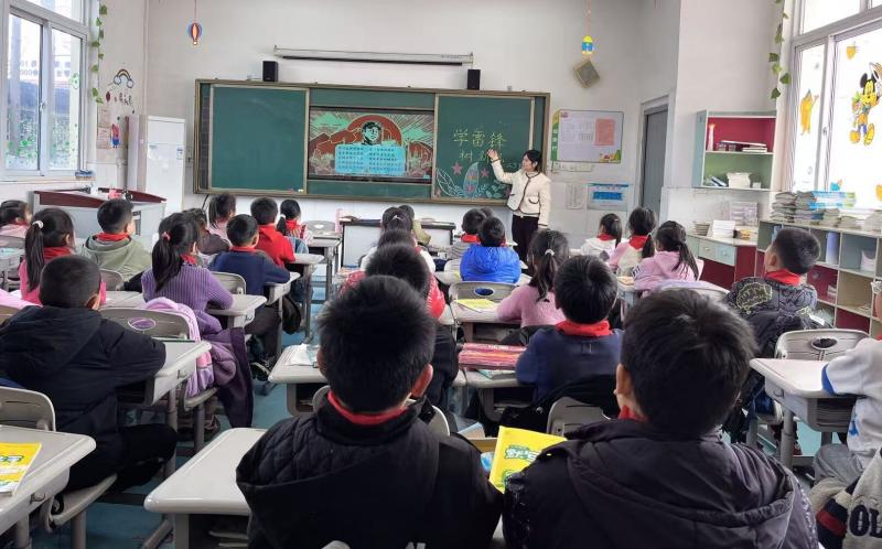 二3班 学雷锋班会照片 (2).jpg 二3班 学雷锋班会照片 (2).jpg