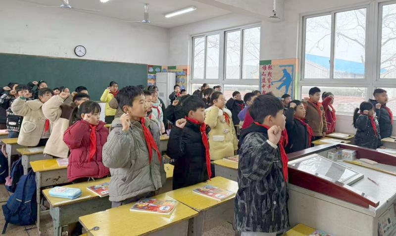 四2班 法治教育晨会课 (1).jpg 四2班 法治教育晨会课 (1).jpg